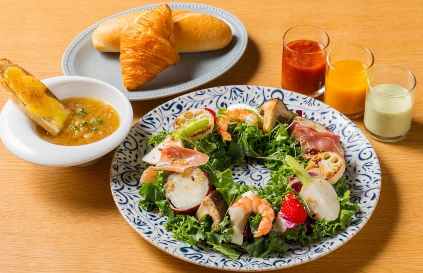 林音・季節のリースサラダ~ひたちなかモッツァレラレラチーズと自家農園ハーブ~