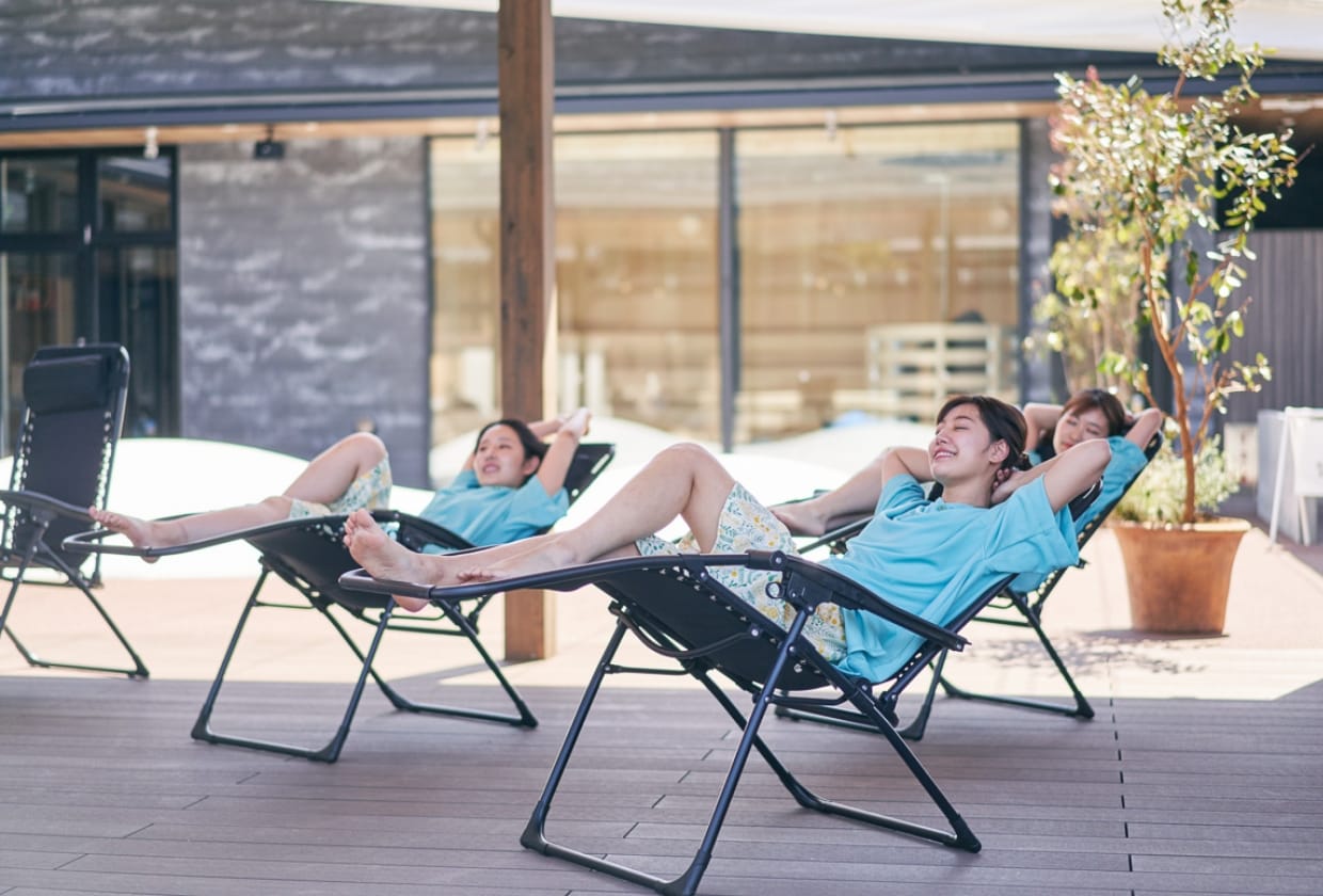 自然の中で深呼吸自分のペースで流れる時間を楽しむ